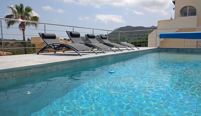 VILLA charm, comfort and swimming pool