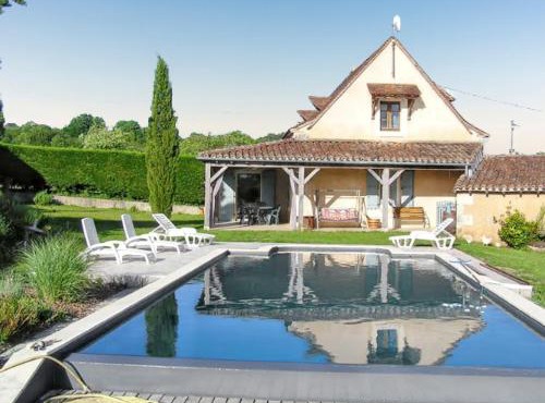 Villa charmante à Issac avec piscine privée