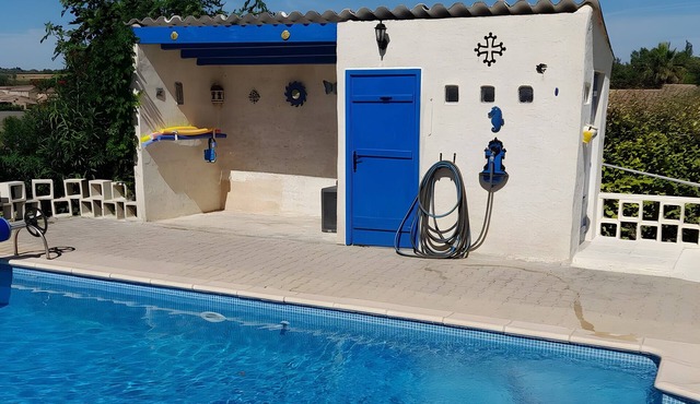 Villa 'Charming Holiday Rental' with Shared Pool, Wi-Fi, and Air Conditioning