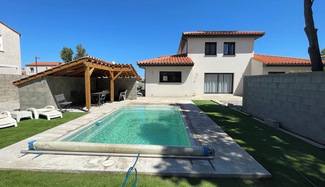 Villa chat l'heureuse