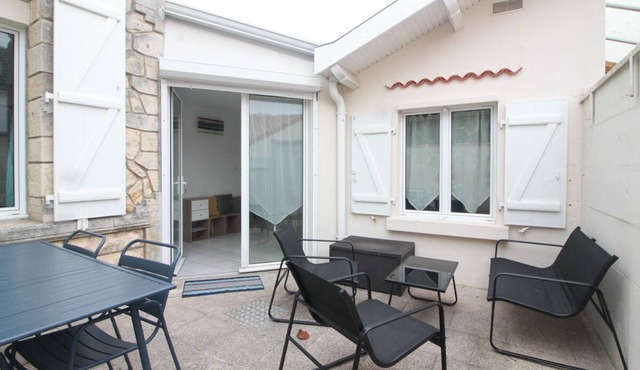 Villa Chatelaillonnaise near market and beach 3 bedrooms
