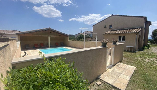 Villa Chazotte + private swimming pool in south Ardèche, Balazuc, Pets allowed