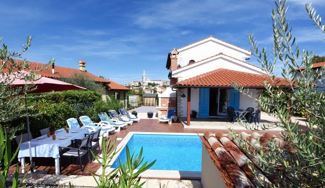 Villa Cherry House with pool in Višnjan,Istria