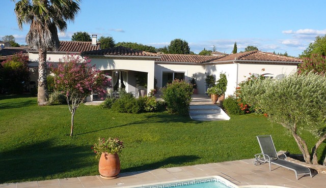 Villa Cigalo with private pool and electric vehicle charging station