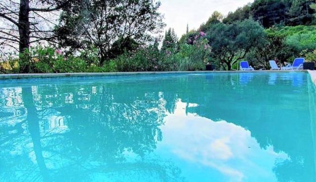 Villa Cigalons en Pleine Pinède + Piscine Chauffée au Coeur D'une Oliveraie