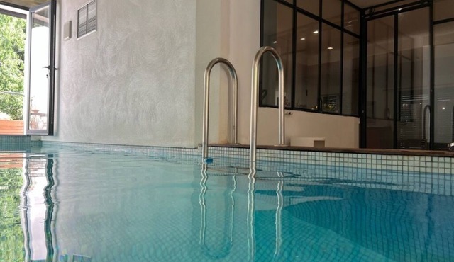 VILLA CITY CENTER HEATED INDOOR POOL