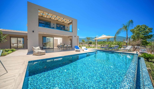 Villa Claire Sami - Three Bedroom Villa, Sleeps 6