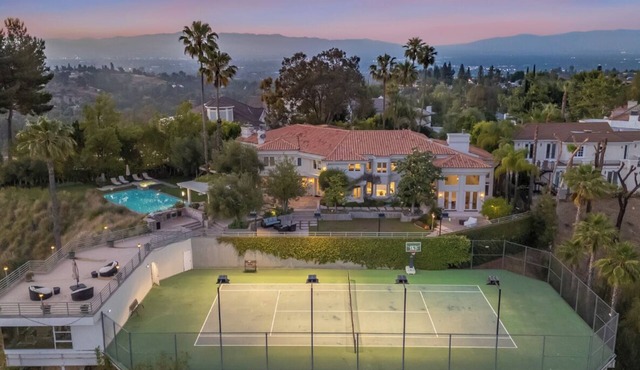 Villa Clarinda- Architect-Designed Dream Estate with Theater, & Outdoor Oasis