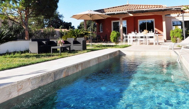 Villa Climatisée avec Piscine Privée à Pia - 15 min des Plages