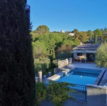 Villa climatisée avec vue panoramique et piscine sans vis à vis.