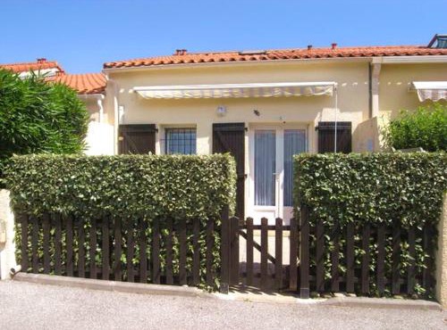 Villa climatisée 5 pers à 600m plage - Terrasse, BBQ, WIFI, animaux ok - FR-1-776-52