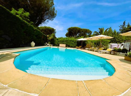 Villa climatisée, Golfe Saint Tropez, 12 pers, 4 suites, Piscine chauffée, Hammam, Spa, Billard, Pétanque, Wifi professionnel haut débit