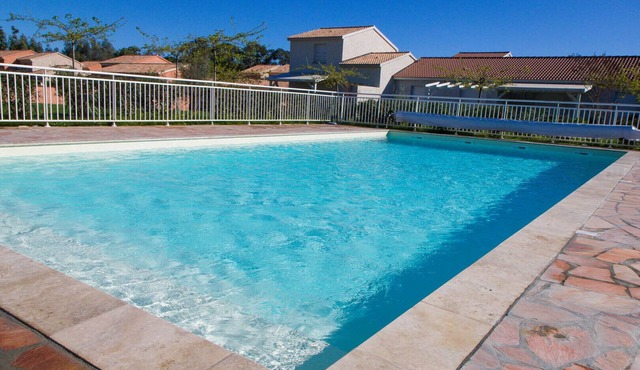 Villa Climatisée T3 Piscine Chauffée Accès Direct à la Plage de Prunete