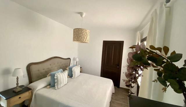 Villa-Cottage-Ensuite with Shower-Landmark view-Villa rural con encanto