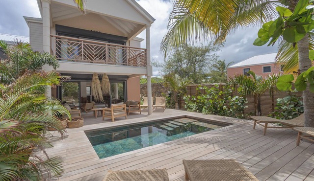 Villa Coco - Ocean Breeze Villa with Pool