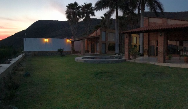Villa Colibrí spectacular view of the lake we use 100% renewable energy