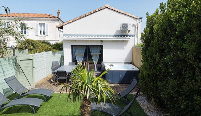 Villa-Comfort-3 étoiles-Whirlpool bath-Terrace