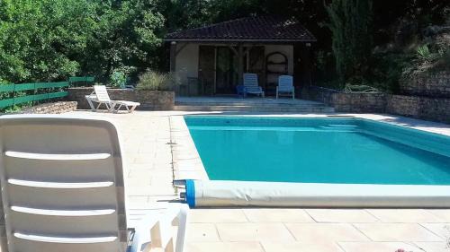 Villa confortable à Milhars avec piscine privée