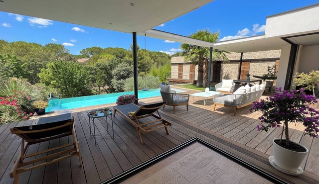 Villa Contemporaine de 250 m2 Avec Piscine à Débordement - Adult Only