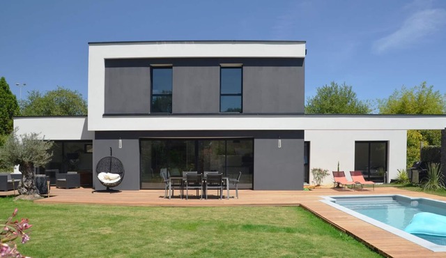 Villa Contemporaine Avec Piscine a Proximité Immédiate des Commerces