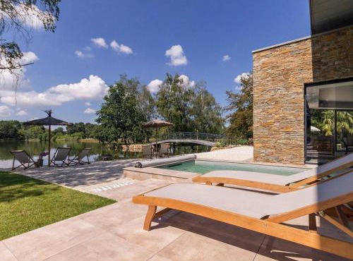 Villa Contemporaine avec Spa, Sauna, Piscine et Île Privative près de Nantes - FR-1-306-866
