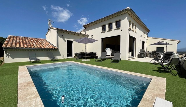 Villa Contemporaine Avec Piscine, au Coeur et au Calme du Vignoble