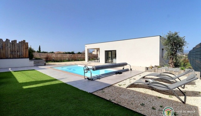 Villa Contemporaine Avec Piscine Privée et Chauffée