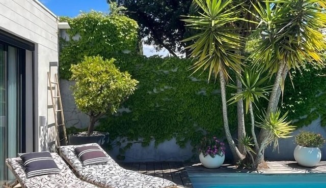 VILLA Contemporary Pointe Rouge
