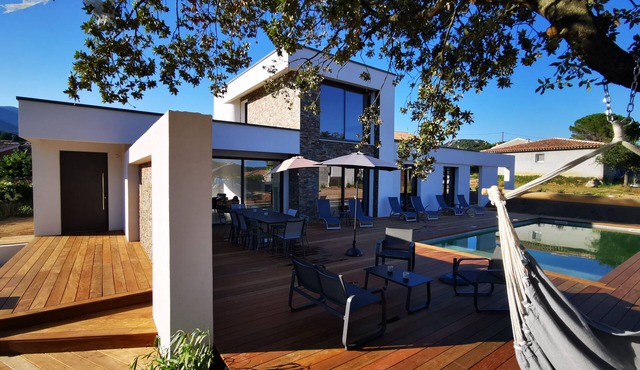 VILLA "CORSU", 10 people, 4 bedrooms, 4 bathrooms, private swimming pool.