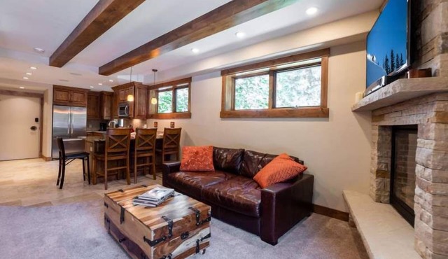 Villa Cortina Vail Village, Walk To Lifts, Outdoor Heated Pool