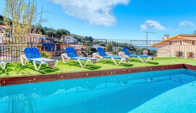 Villa 'Costacabana - Donna' with Sea View, Private Pool and WiFi