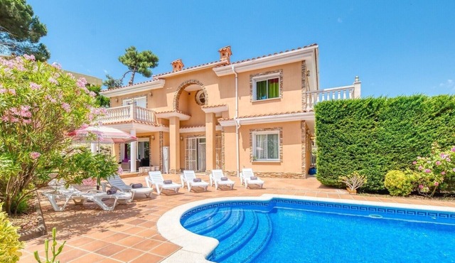 Villa "Costacabana - Primavera" with Private Pool, Private Terrace & WiFi