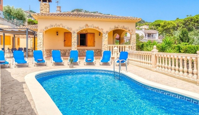 Villa "Costacabana - Sarai" with Private Pool, Private Terrace und Wi-Fi
