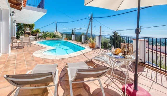Villa "Costacabana - Sofia" with Sea View, Private Pool & Wi-Fi