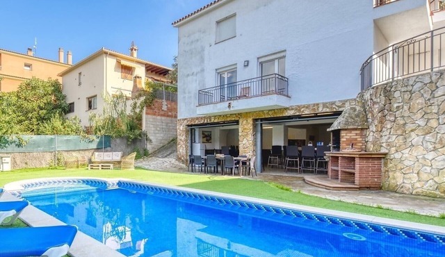 Villa "Costacabana - Nicky" with Private Pool & Wi-Fi