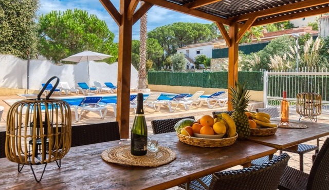 Villa 'Costacabana - Ashley' with Sea View, Private Pool and Wi-Fi