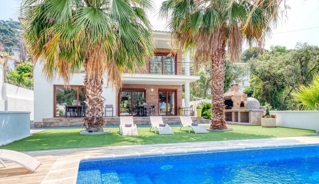 Villa "Costacabana - Marcella" with Private Pool, Private Terrace & Wi-Fi