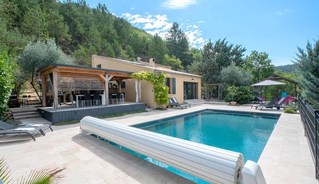 Villa Coste – Luxury villa with private heatable pool in Provence