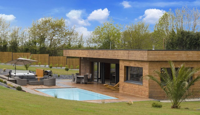 Villa Cosy, Pool, Spa, Relaxation Area (Sauna & Hammam) 8 km from the beaches!