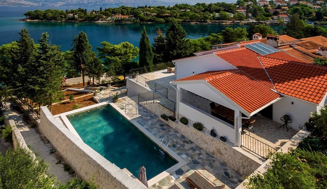 Villa Creativa with Heated Pool