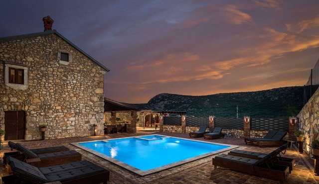 Villa Cupido With Private Pool, Drivenik, Croatia