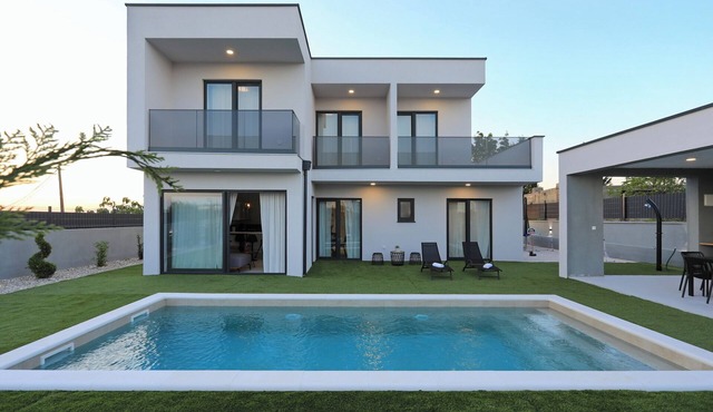 Villa Cvit Mediterana with heated pool