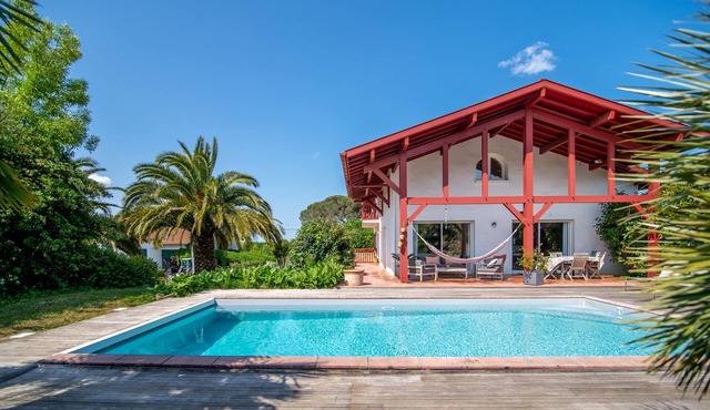 Villa d' Arcangues Basque 4*, swimming pool palm trees 10 minutes from Biarritz