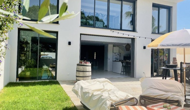 Villa D'architecte Avec Piscine à 10 min de la mer