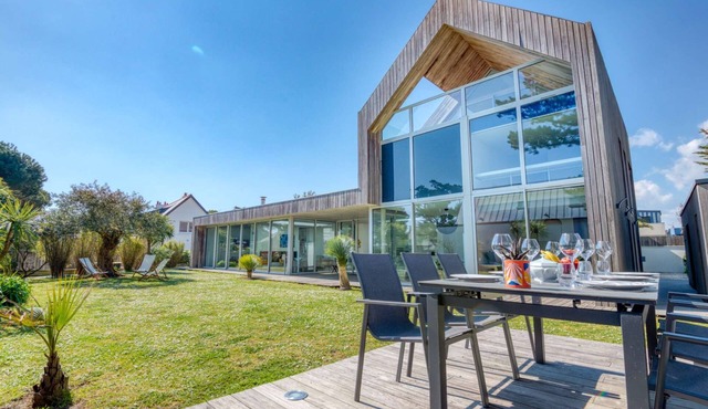 Villa D'exception à Deux pas de la Plage par Groom