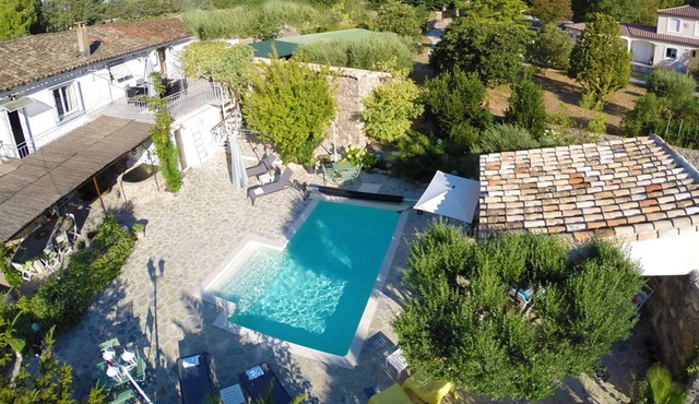 Villa de Standing Avec Piscine - Centre Village