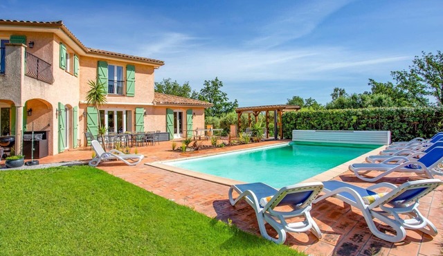 Villa Del Monts by Villa Plus