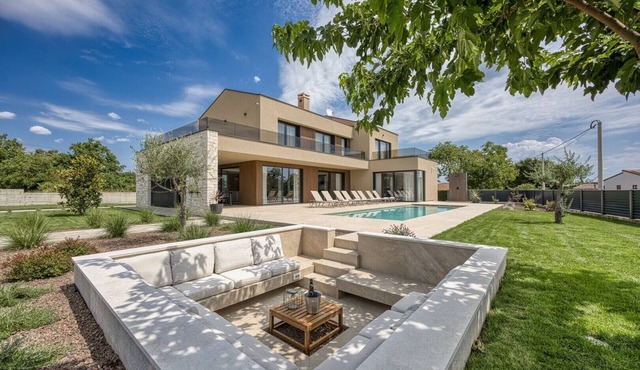 Villa D&L Deluxe in Kringa