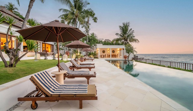 Villa Dahlia Manggis - 4 bed Oceanfront Retreat, with Chef & Butler Candidasa