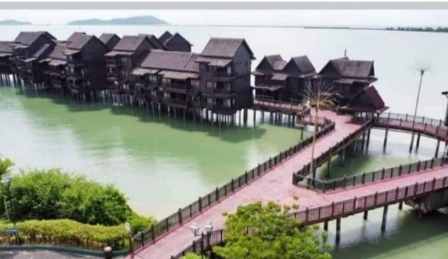 Villa Dalam laut 530